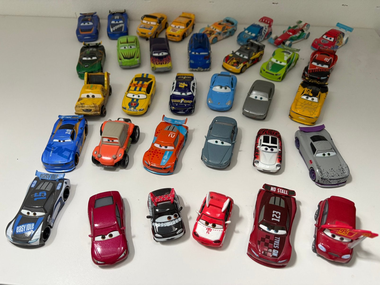 Disney pixar cars autos 35 delig, Kinderen en Baby's, Speelgoed | Speelgoedvoertuigen, Ophalen of Verzenden, Zo goed als nieuw