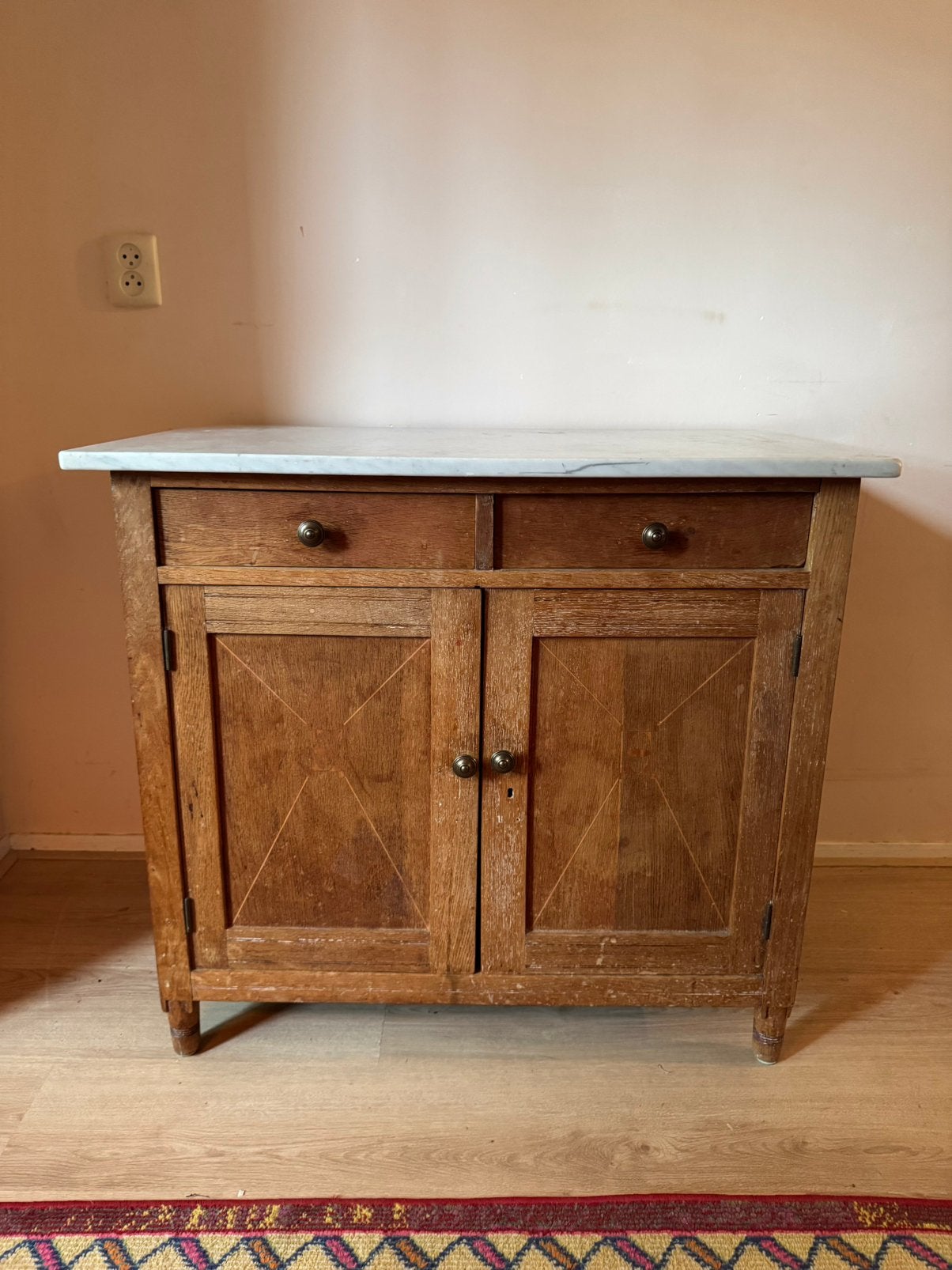 Vintage eiken buffetkast met Carrara marmeren blad, Ophalen, 100 tot 150 cm, Eikenhout, Zo goed als nieuw