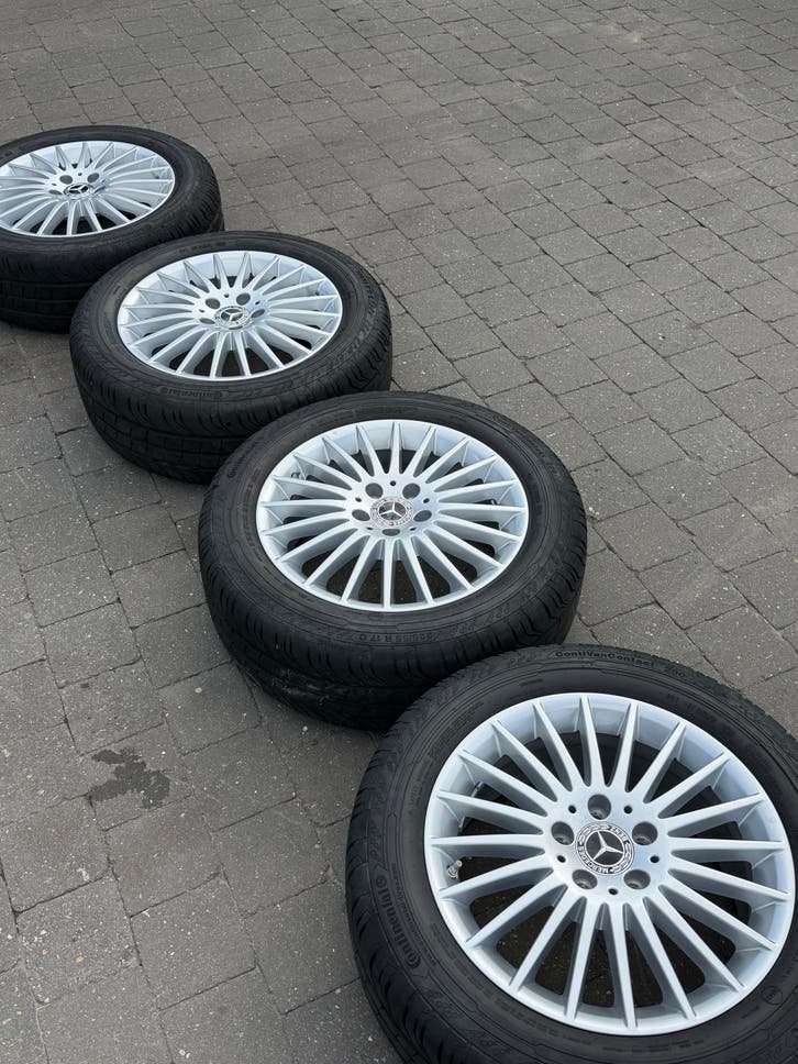 Originele Mercedes Vito velgen met Continental banden, Ophalen, Banden en Velgen, 17 inch, Bestelwagen