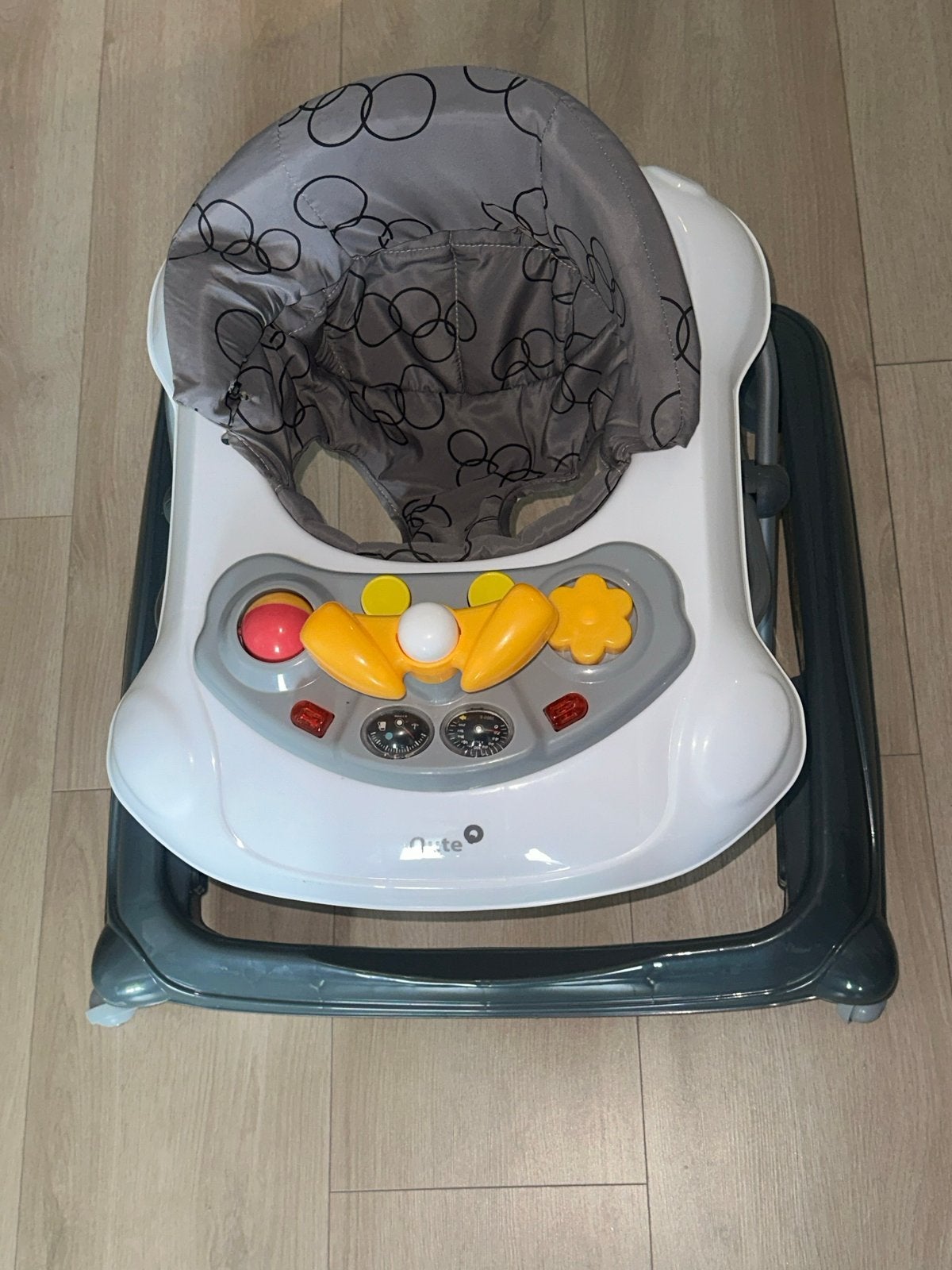 Qute - Babywalker, Verzenden, Gebruikt