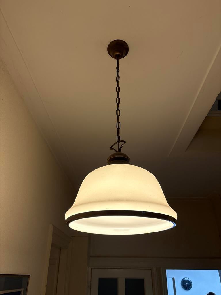 Vintage hanglamp met opalen glazen kap, Huis en Inrichting, Lampen | Hanglampen, Ophalen, Gebruikt, Glas, 75 cm of meer