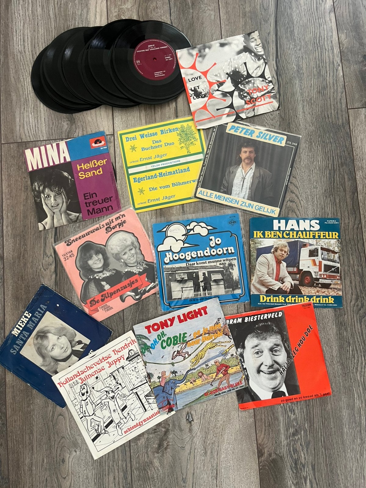 Diverse singeltjes - 300 vinyl singles, Ophalen of Verzenden, Gebruikt, Nederlandstalig