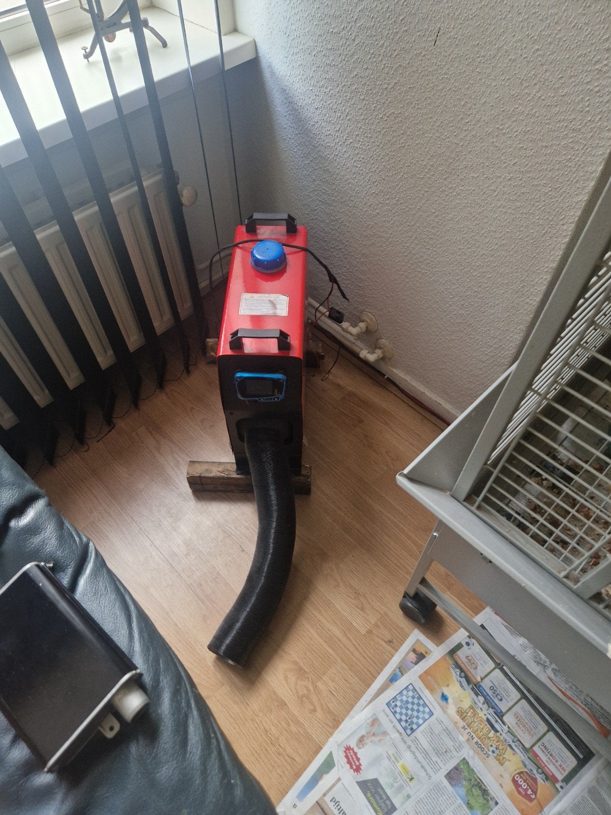 Diesel kachel met afvoerpijp en accessoires, Doe-het-zelf en Verbouw, 30 tot 80 cm, Gebruikt, Kachel, Minder dan 60 cm