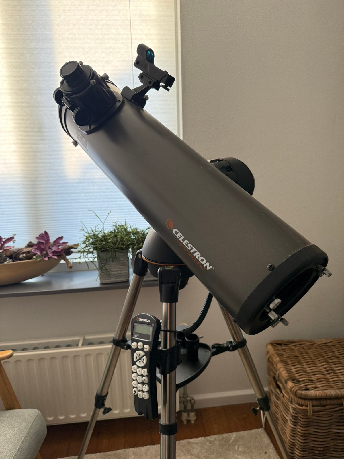 Celestron NexStar 130SLT telescoop, 80 tot 200 mm, Met statief, Zo goed als nieuw, Spiegeltelescoop (reflector)