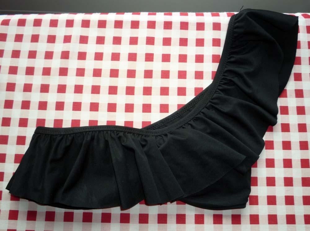 Zwarte one-shoulder bikinitop, H&M maat 34, Kleding | Dames, H&M, Zwart, Ophalen of Verzenden, Zo goed als nieuw