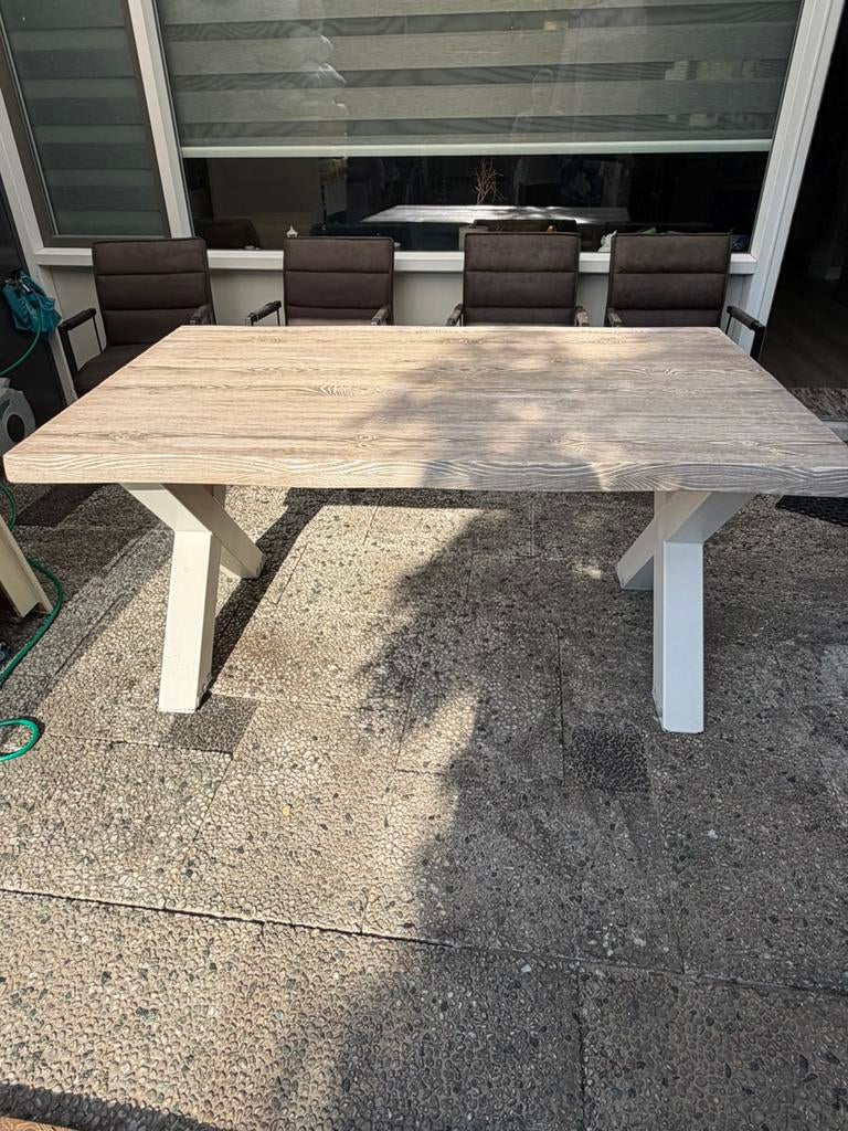 Robuuste houten eettafel met 4comfortabele stoelen 160-100cm, Huis en Inrichting, Tafels | Eettafels, Ophalen, Zo goed als nieuw