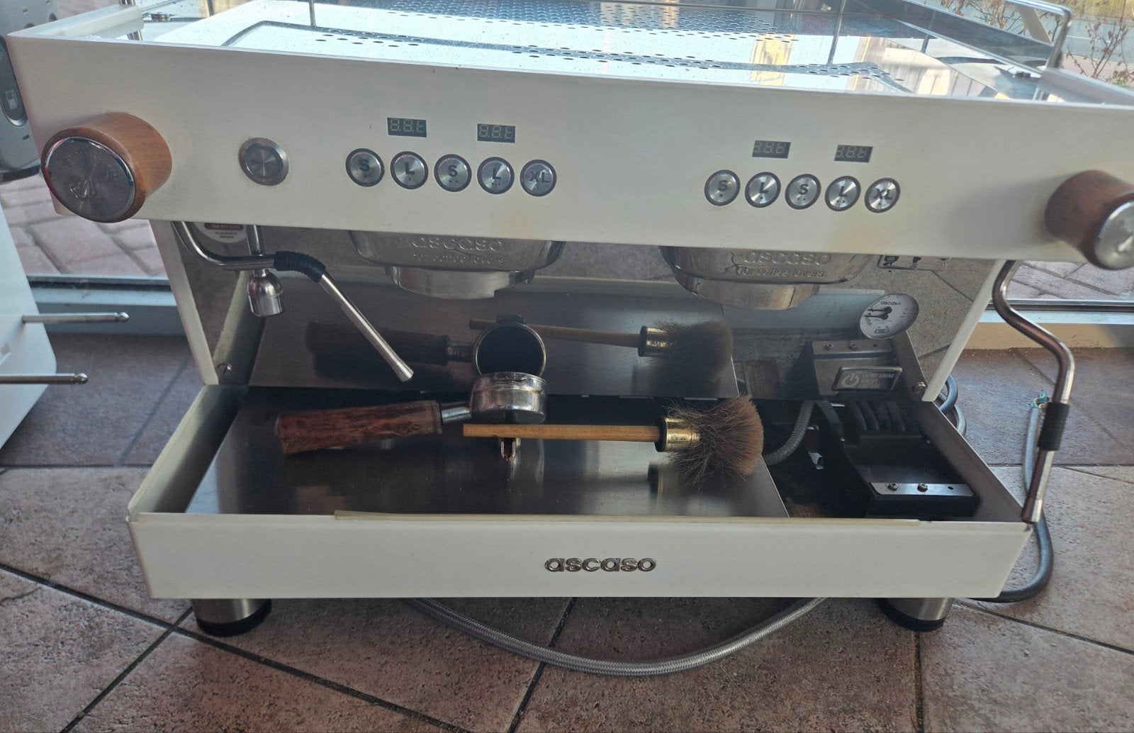 Complete Koffiebar Set: Ascaso, Lattiz, 2 Koffiemolens, Ophalen