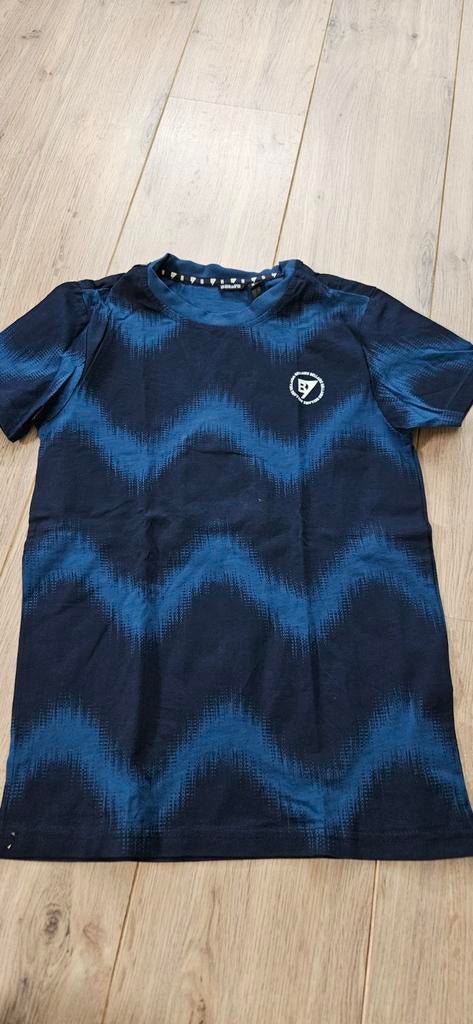 6 T-shirts maat 140 van Common Heroes en Red and Blu, Ophalen of Verzenden, Gebruikt, Jongen, Shirt of Longsleeve