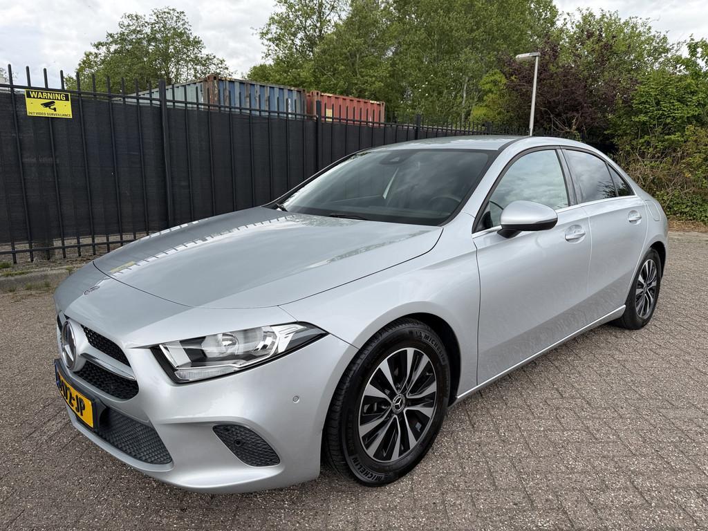 Mercedes-Benz A-Klasse 200 Business Solution Carplay/Cam/Hal, Auto's, Gebruikt, 4 cilinders, Leder en Stof, Origineel Nederlands