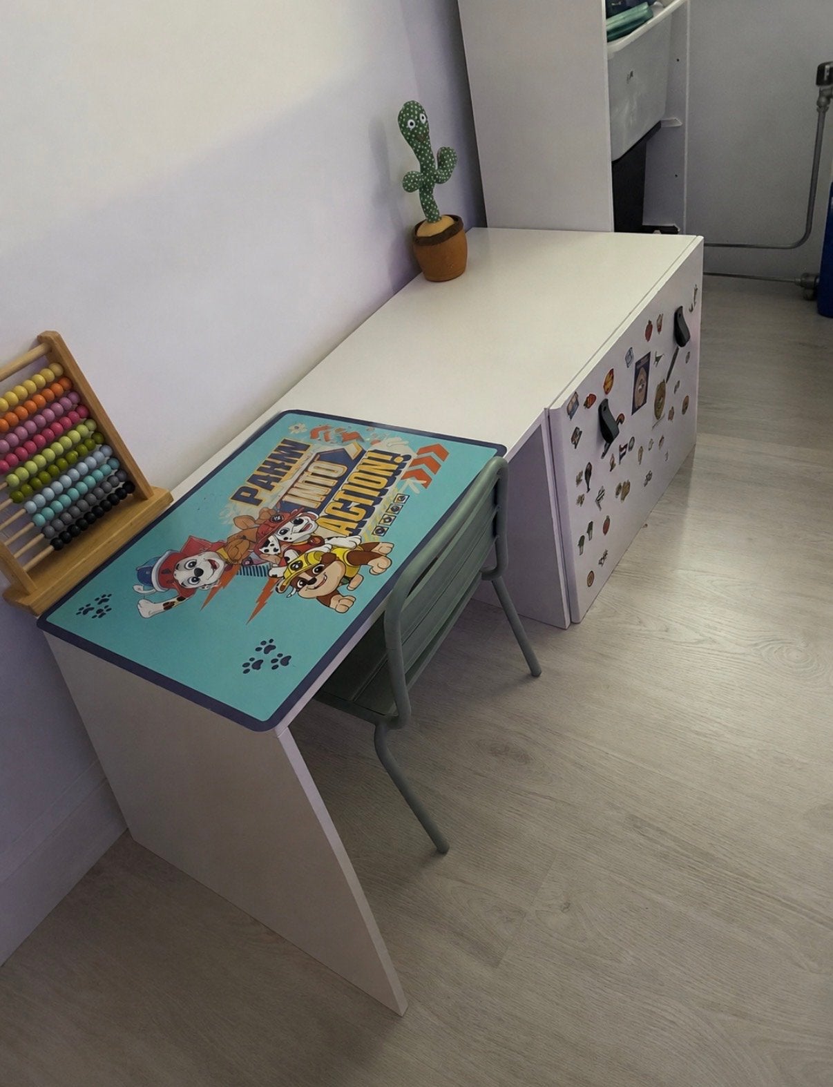 Petite Amelie Kinderbureau met Rolbare Opbergkist, Ophalen, Gebruikt, Overige merken, Kinderbureau