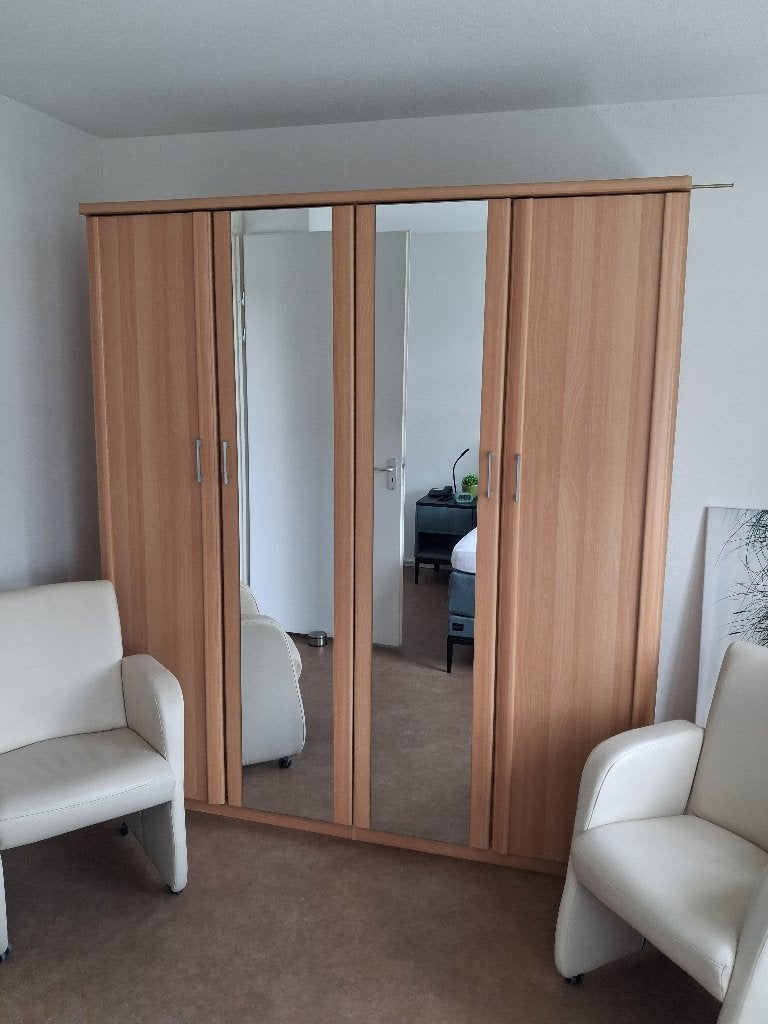 Kledingkast met spiegeldeuren en hangruimte, Ophalen, Met deur(en), Gebruikt, 200 cm of meer