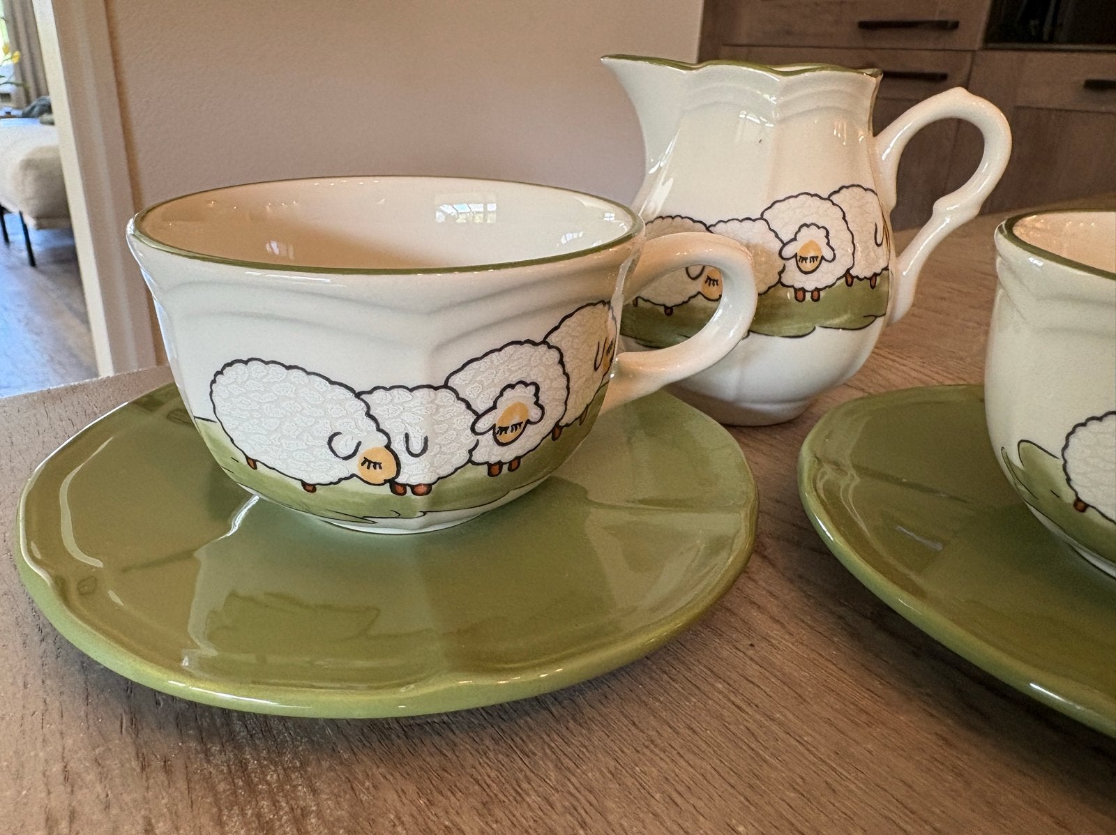 Zeller schaapjes servies: 2 kop en schotels, 1 melkkannetje, Overige merken, Keramiek, Landelijk/Boerenbont, Ophalen of Verzenden