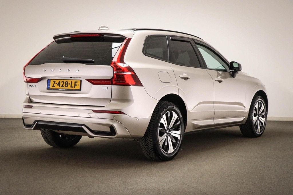 Volvo XC60 2.0 T6 Plug-in hybrid AWD Plus Dark SOH 97% | PAN, Automaat, Lichtsensor, Gebruikt, 4 cilinders