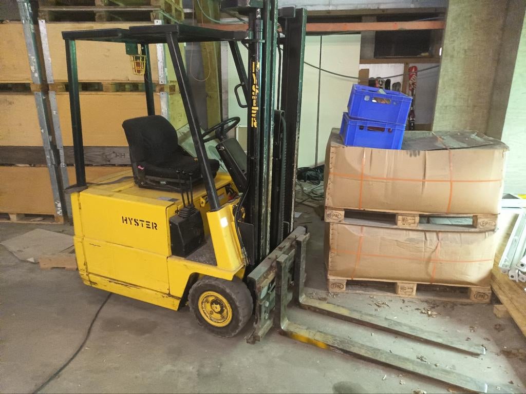 2 Hyster heftrucks: kleine (24V) en grote (defect), Ophalen, Gebruikt