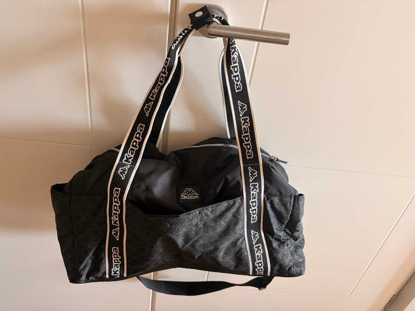 Kappa sporttas/reistas - Zwart met logo banden, Ophalen of Verzenden, Zo goed als nieuw, Unisex volwassen