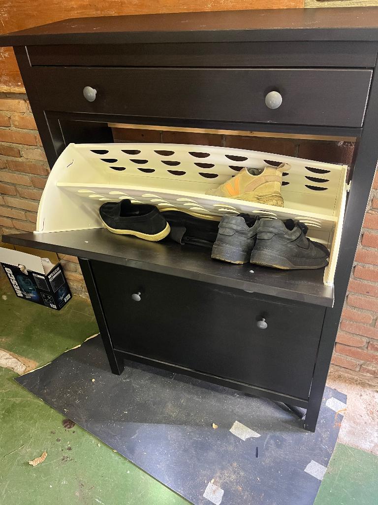 Schoenenkast IKEA zwart, Ophalen, Zo goed als nieuw