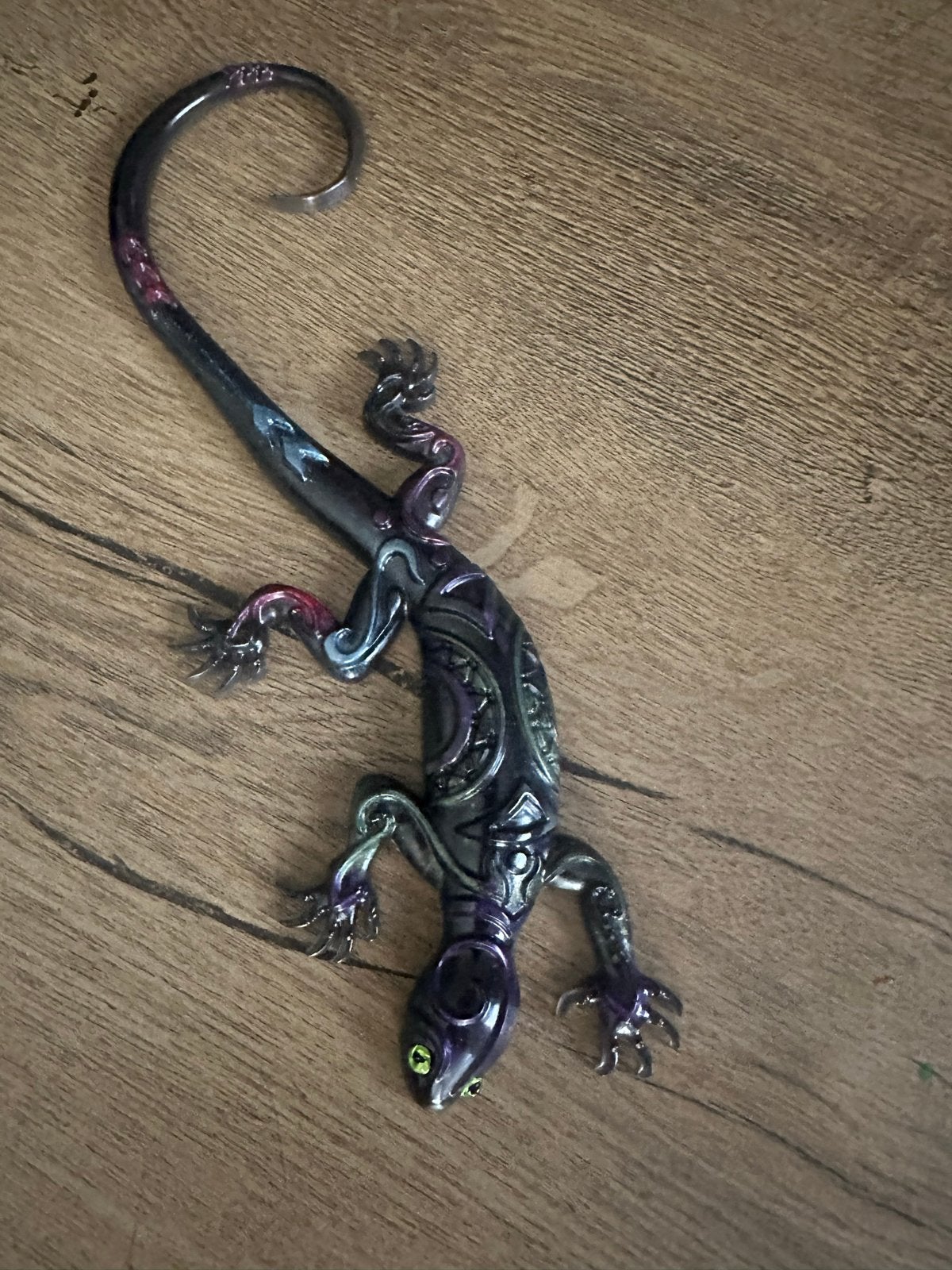 Unieke handgemaakte epoxy gekko - paars/zwart, Meerkleurig, Overige stijlen, Nieuw, Kunststof