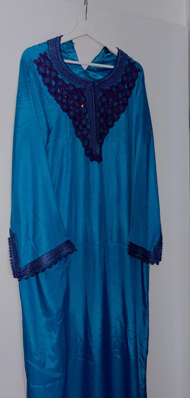 Nieuwe handgemaakte Marokkaanse jurk - One size, Kleding | Dames, Verzenden, Nieuw, Blauw, Onder de knie