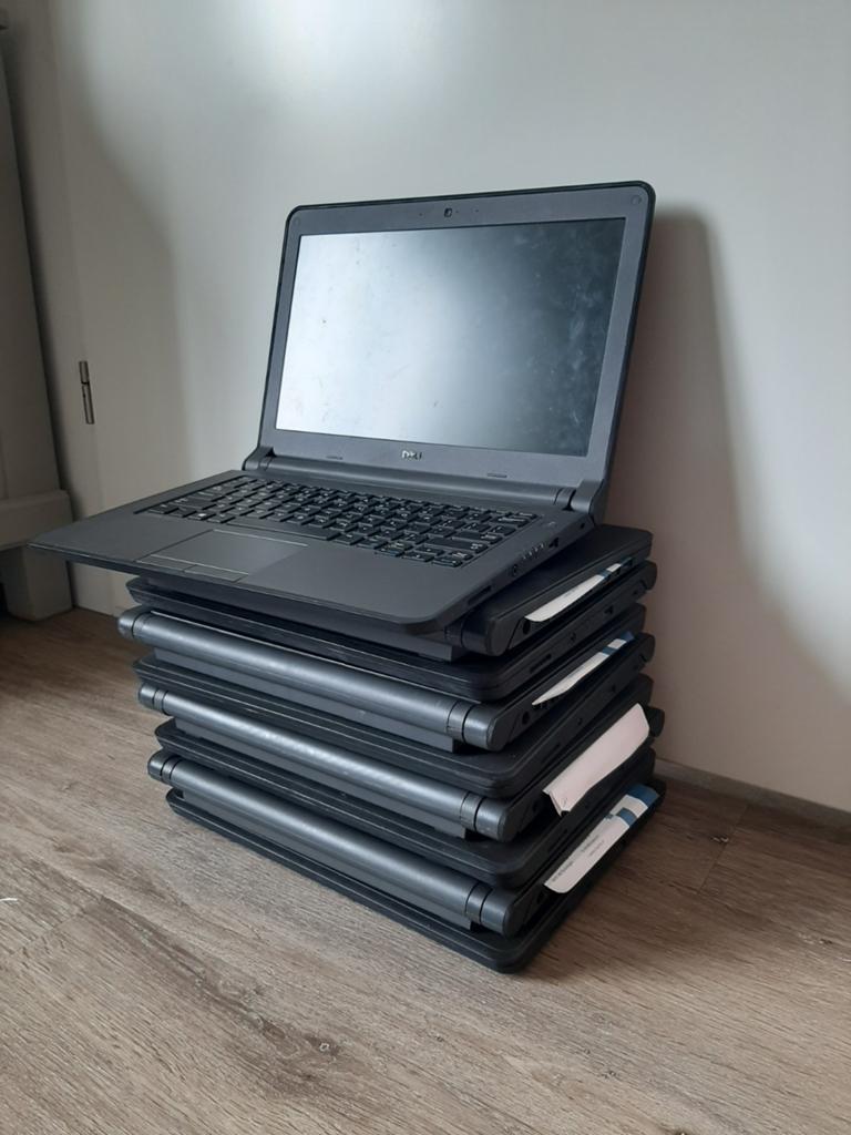 Dell Latitude 3340 i3, stuk of acht, Computers en Software, Windows Laptops, Ophalen, Dell latitude, 2 tot 3 Ghz, 13 inch