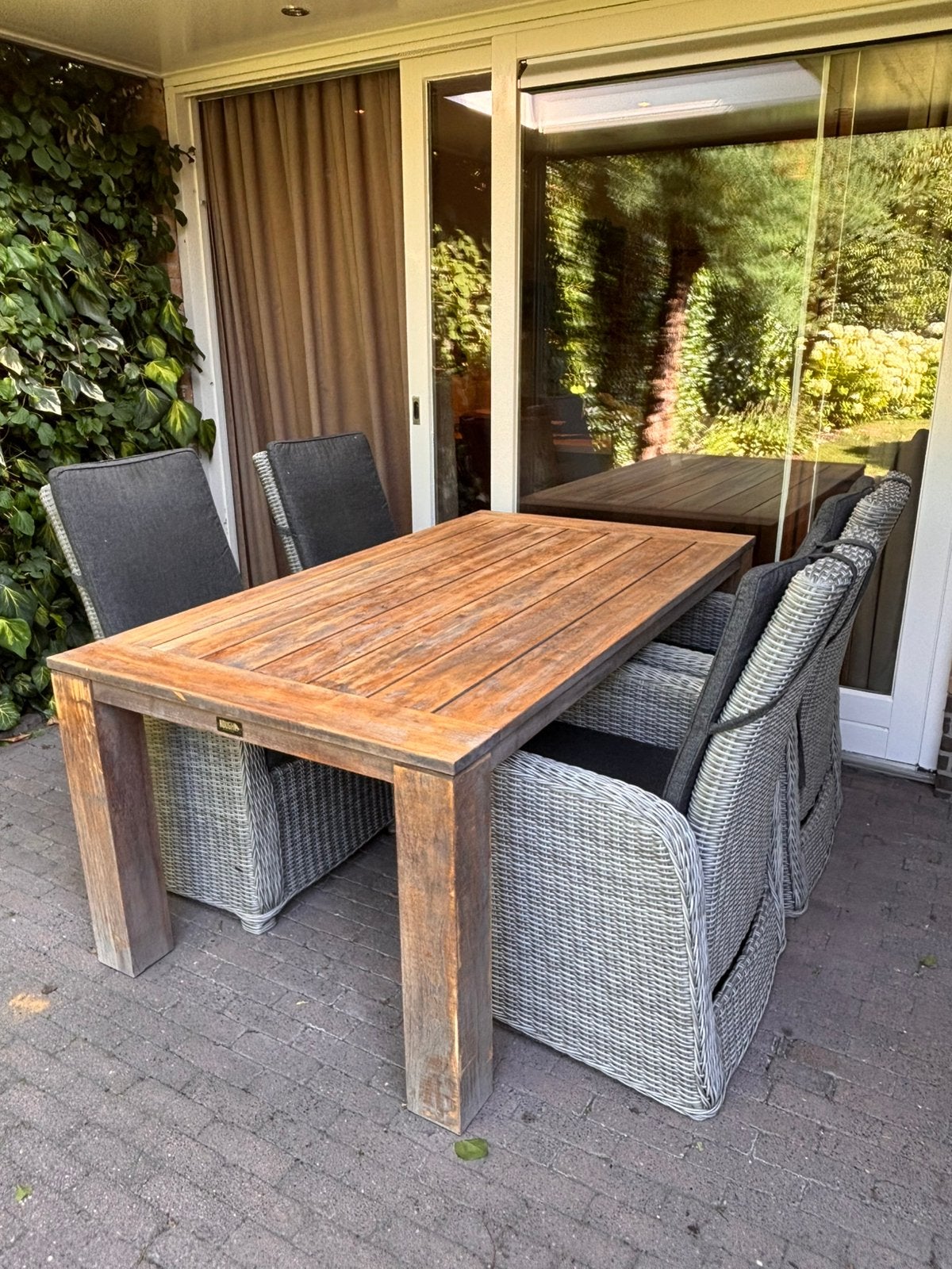 Tuinset; Rough tafel met 4 Intenso stoelen incl. kussens, Ophalen, 4 zitplaatsen, Gebruikt, Teakhout