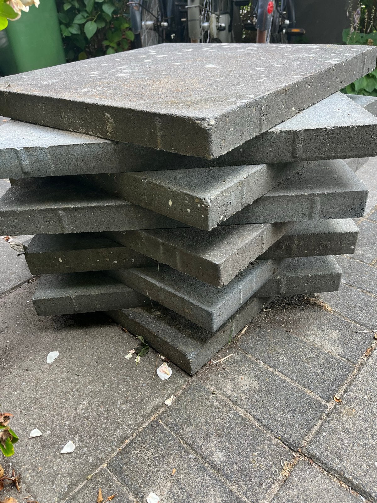 Grijze betontegels 60x60x5 GRATIS af te halen, Tuin en Terras, Ophalen, Gebruikt, 5 tot 10 m², Beton
