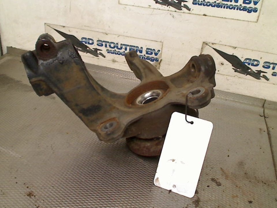Fusee Rechts Voor Volvo V60 I (FW/GW) (2015-03/2018-05), Gebruikt, Siegburger Straße 229, Köln 50679, , Duitsland, Info@volvocars.com
