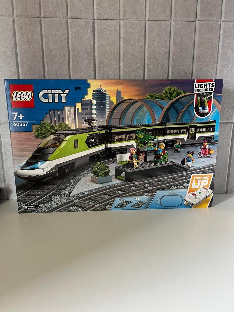 Lego city sneltrein nieuw ongeopend, Kinderen en Baby's, Speelgoed | Duplo en Lego, Ophalen of Verzenden, Zo goed als nieuw