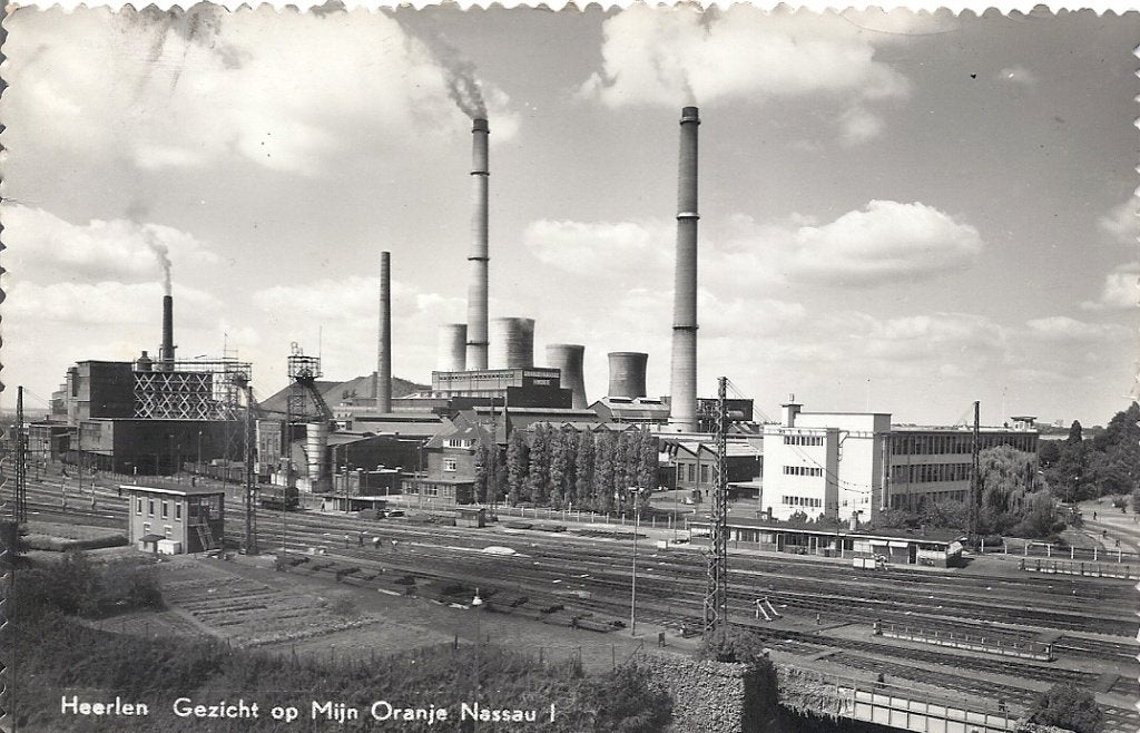 Heerlen Gezicht op de Mijn Oranje Nassau1 begin jaren 1960, Verzenden, 1960 tot 1980, Gelopen, Limburg