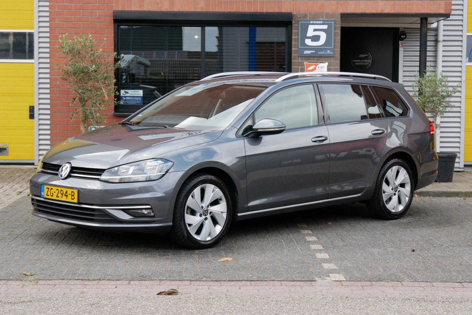 Volkswagen Golf Variant 1.0 TSI Highline. massage. stoelverw, Gebruikt, Euro 6, Origineel Nederlands, Grijs