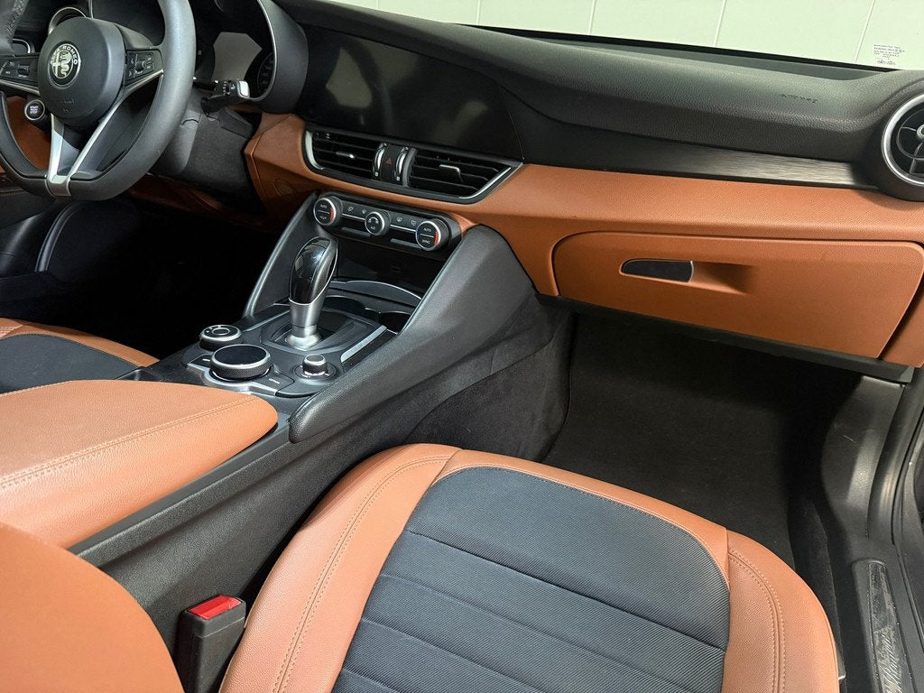 Alfa Romeo Giulia 2.2 Super Airco, Leder, LMV, NIEUWSTAAT !, Automaat, 745 kg, Gebruikt, Euro 6