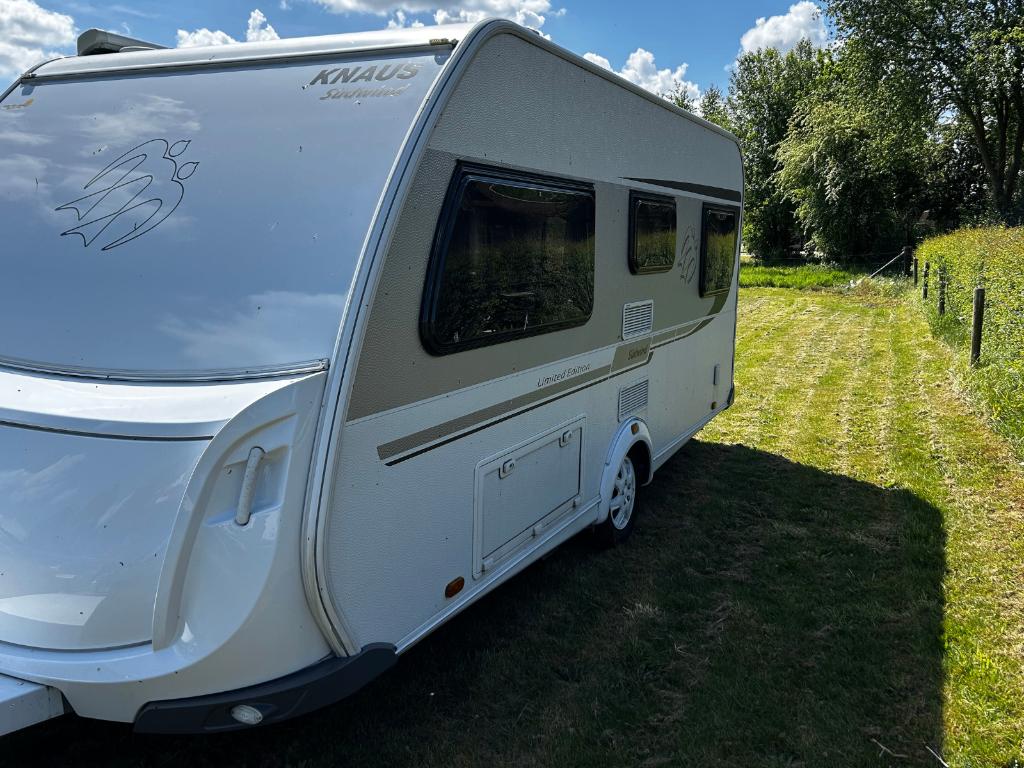 Knaus Südwind 450 FU Limited Edition - 2015, Caravans en Kamperen, Caravans, Overige typen, Rondzit, Particulier, 4 tot 5 meter