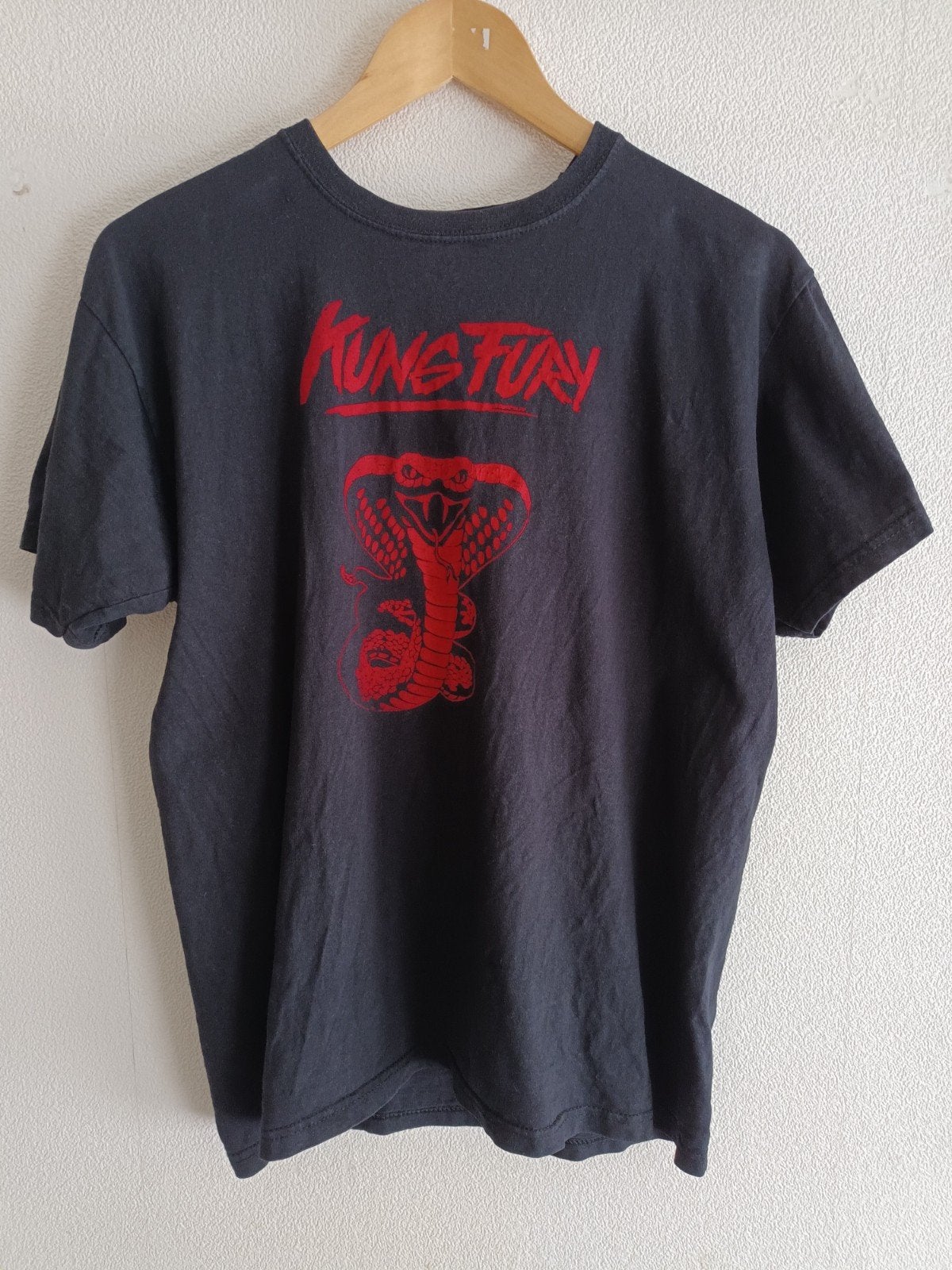 Kung Fury t-shirt M, Kleding | Heren, T-shirts, Maat 48/50 (M), Zwart, Ophalen of Verzenden, Zo goed als nieuw