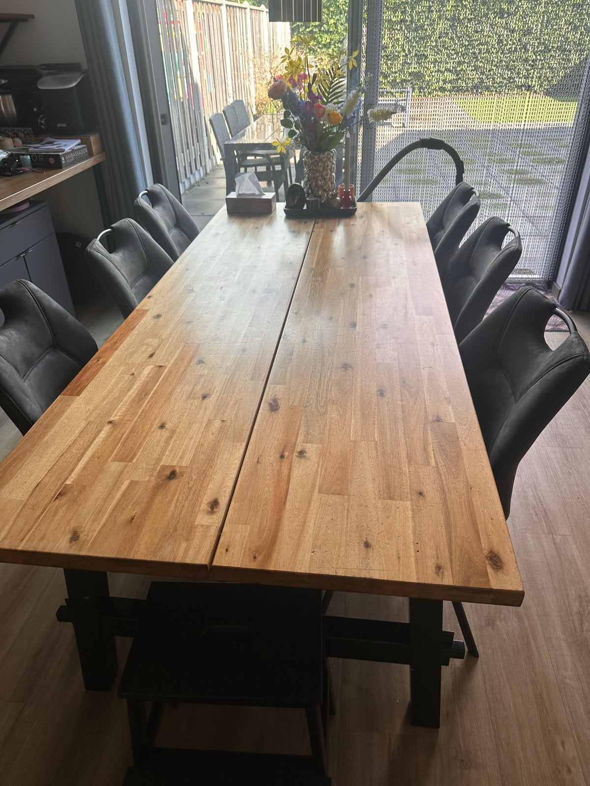 IKEA eettafel met houten onderstel skogsta, Huis en Inrichting, Ophalen, Gebruikt, 200 cm of meer, 50 tot 100 cm