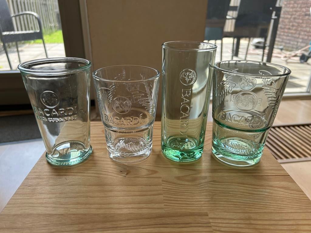 Vier stuks Bacardi glazen, Verzamelen, Ophalen, Zo goed als nieuw, Overige typen