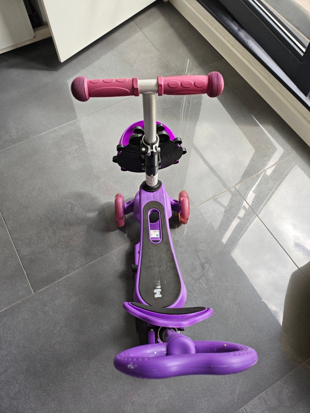 Leuke paarse kinderstep voor 2-4 jaar - Zo goed als nieuw, Ophalen, Zo goed als nieuw, Minder dan 16 inch