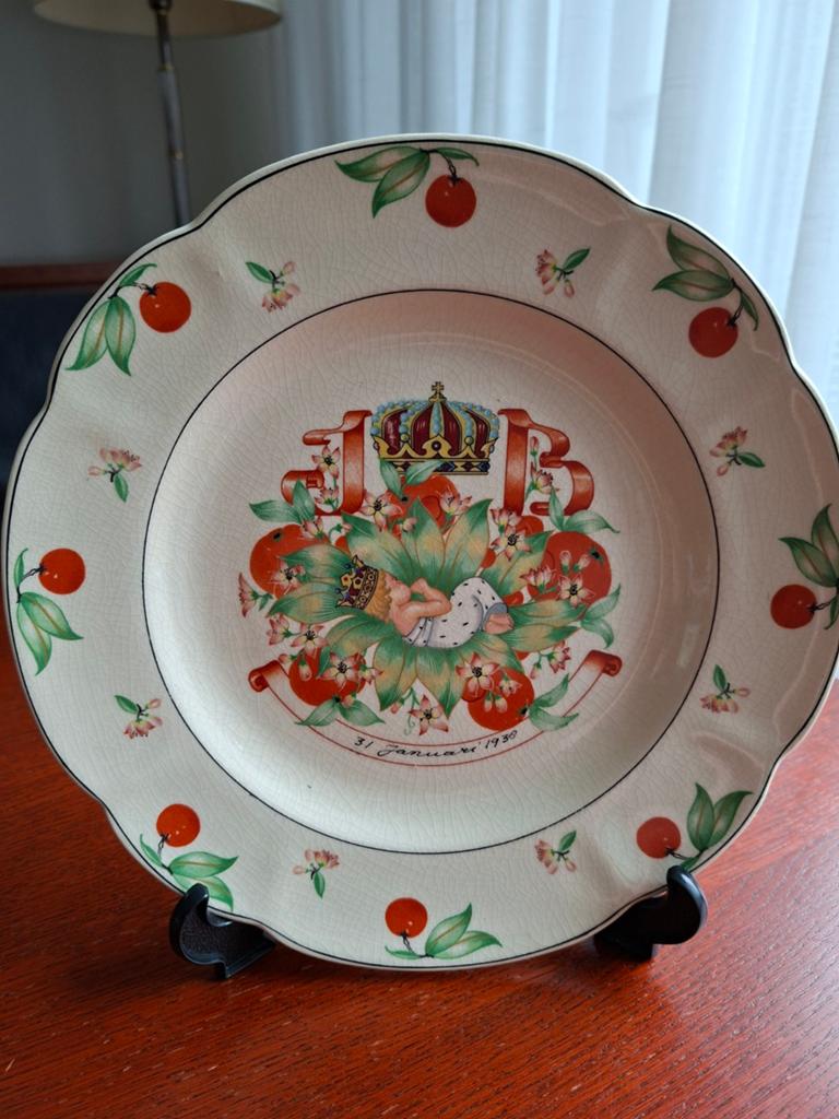 Bord Beatrix 1938., Ophalen of Verzenden, Zo goed als nieuw, Servies