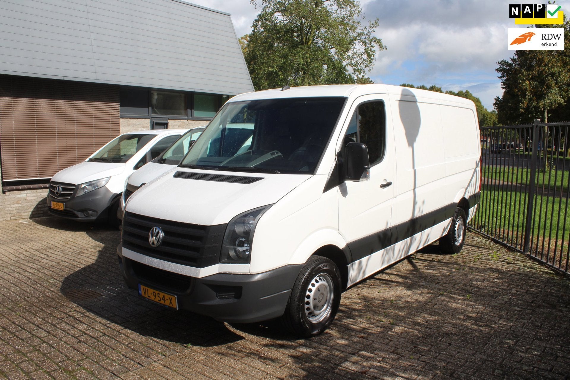 Volkswagen Crafter 35 2.0 TDI L2H1, Euro 5, Gebruikt, Zwart, 4 cilinders