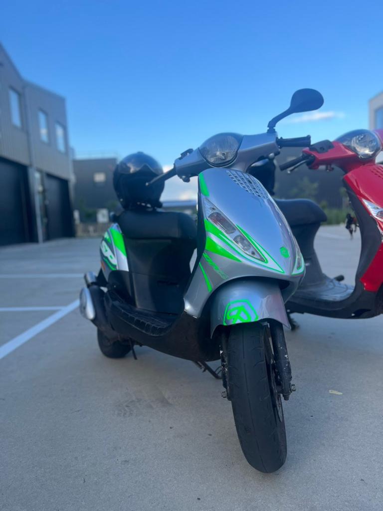 Piaggio Zip 70cc VAL SCHADE ruilen voor andere scooter., Gebruikt, Maximaal 45 km/u, Ophalen of Verzenden, Benzine