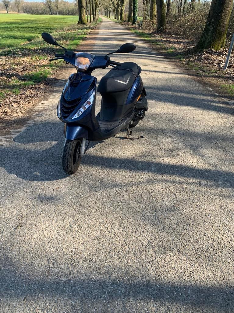 Piaggio zip brom 4t 2016, Ophalen, Maximaal 45 km/u, Zip, Zo goed als nieuw