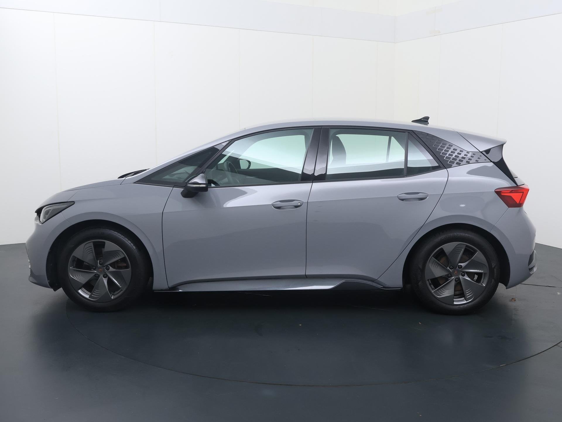 CUPRA Born Essential 62 kWh | 204 PK | SoH 91% | Climate con, Auto's, 12 maanden, Zwart, 375 min, 1728 kg