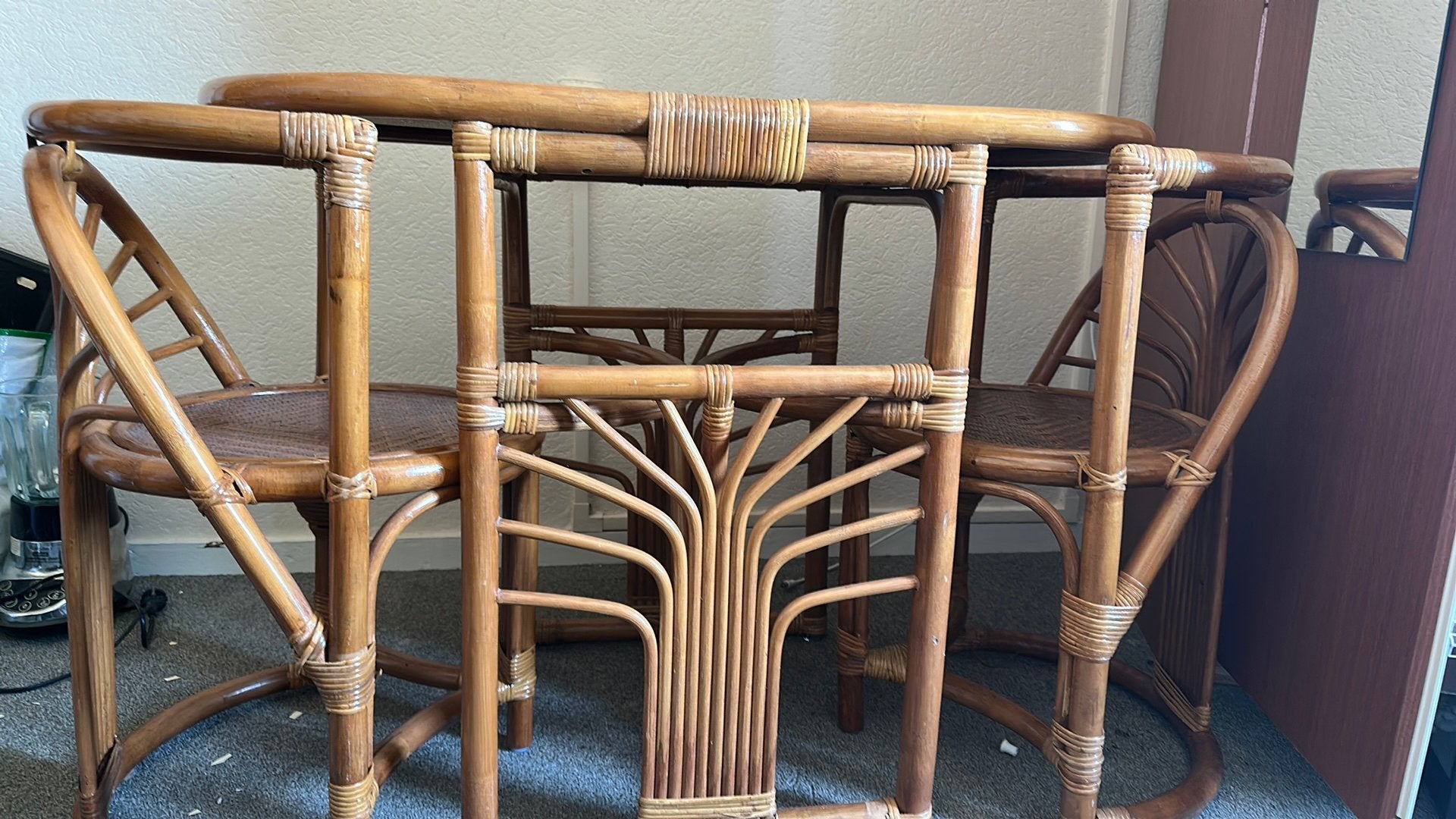 Rotan Set .. tafel met twee stoelen, Ophalen, Gebruikt, Bruin, Twee