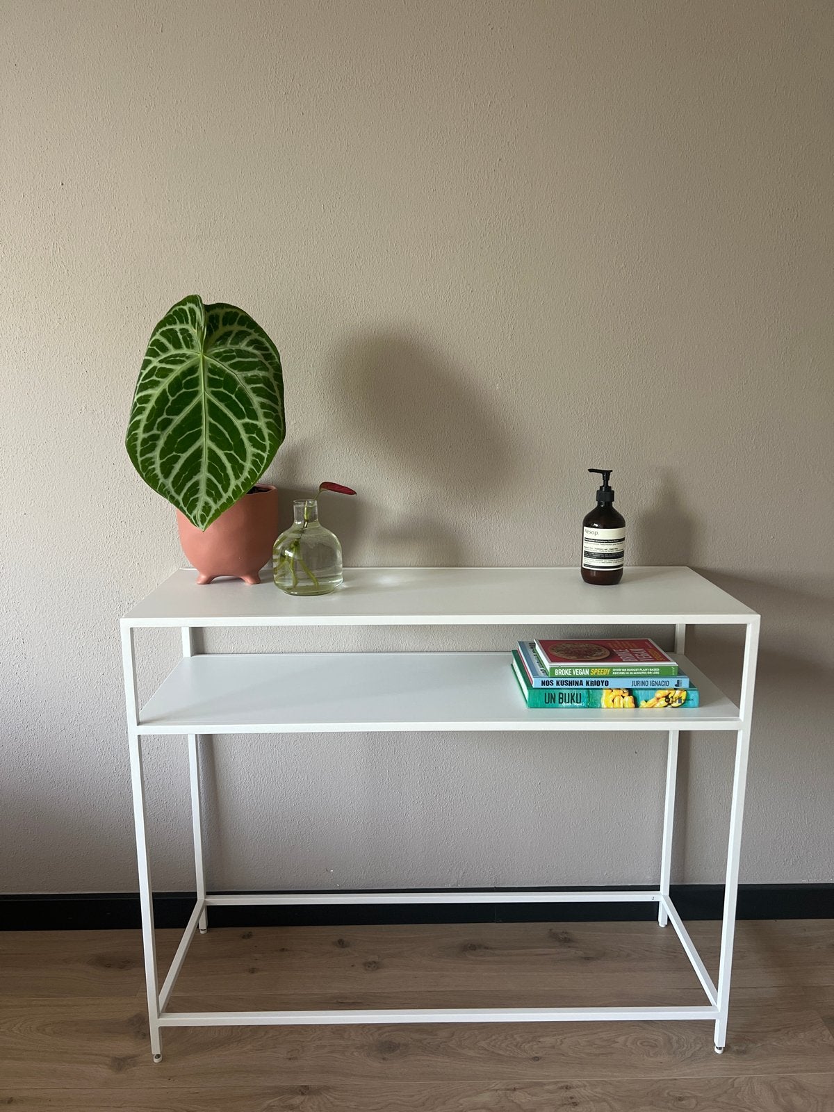 Witte metalen sidetable - 100x35x80 cm, Ophalen, 100 tot 150 cm, Zo goed als nieuw, Metaal