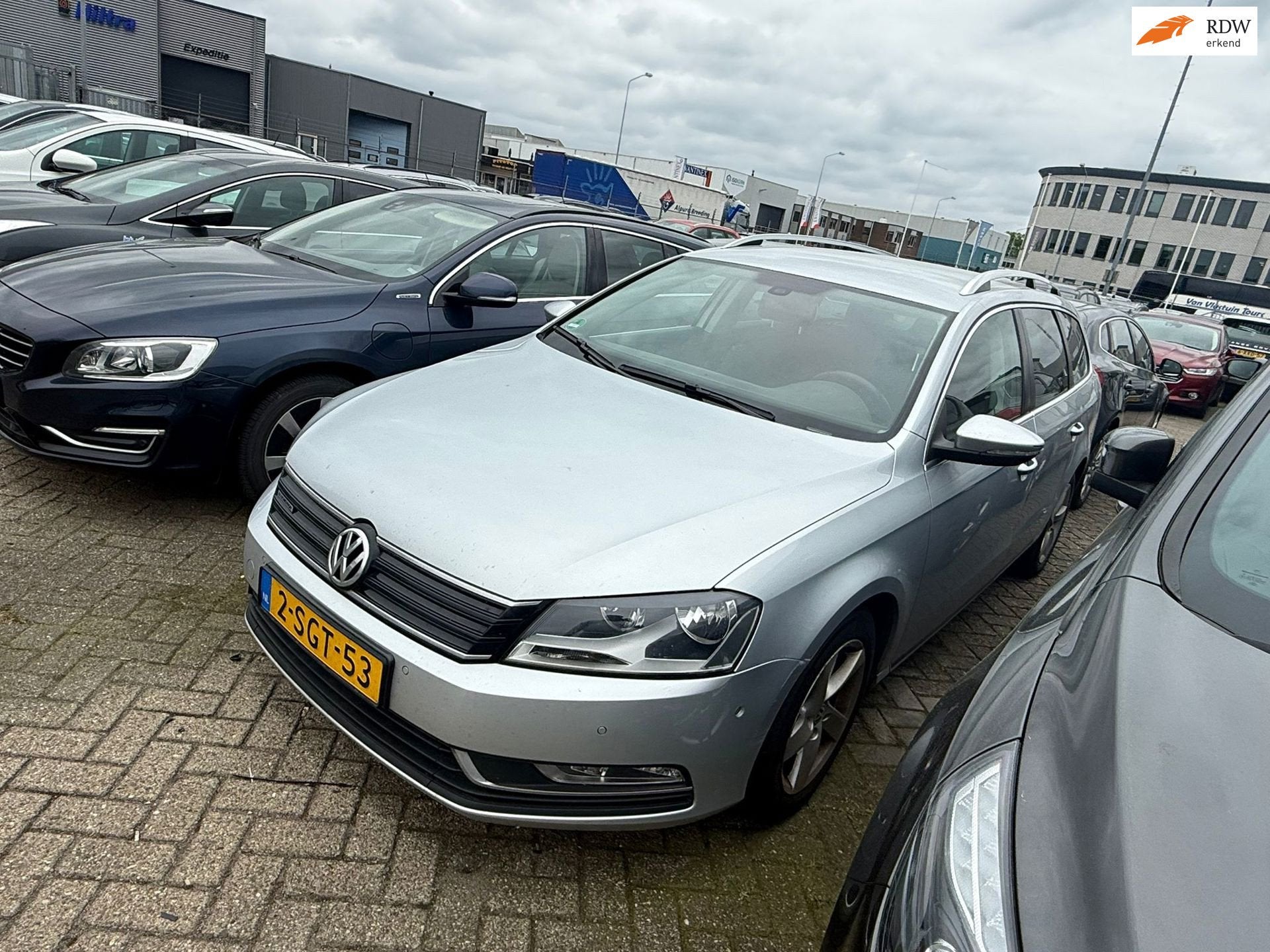 Volkswagen Passat Variant 1.6 TDI BlueMotion Executive Editi, Voorwielaandrijving, Euro 5, Gebruikt, 4 cilinders