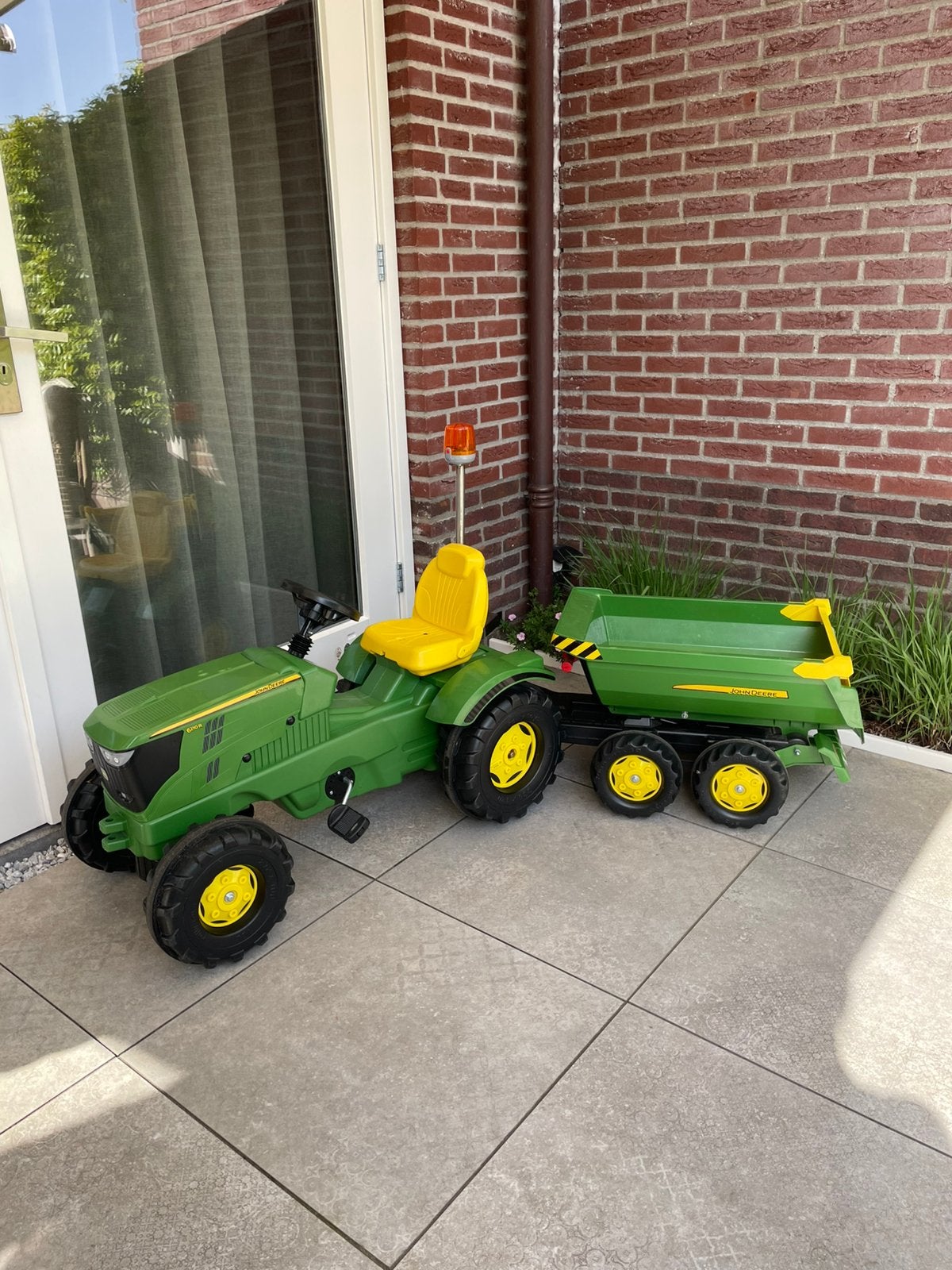 Tractor John Deere met aanhanger en lamp, Ophalen, Zo goed als nieuw