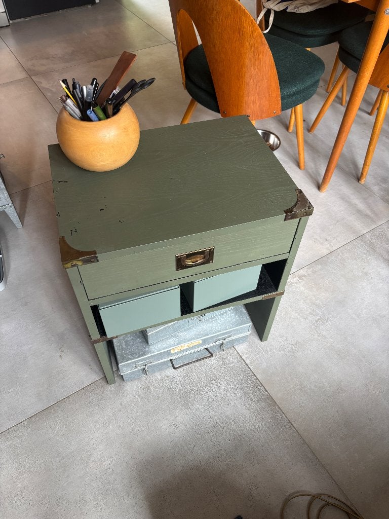 Nachtkastje/bijzettafel, Ophalen