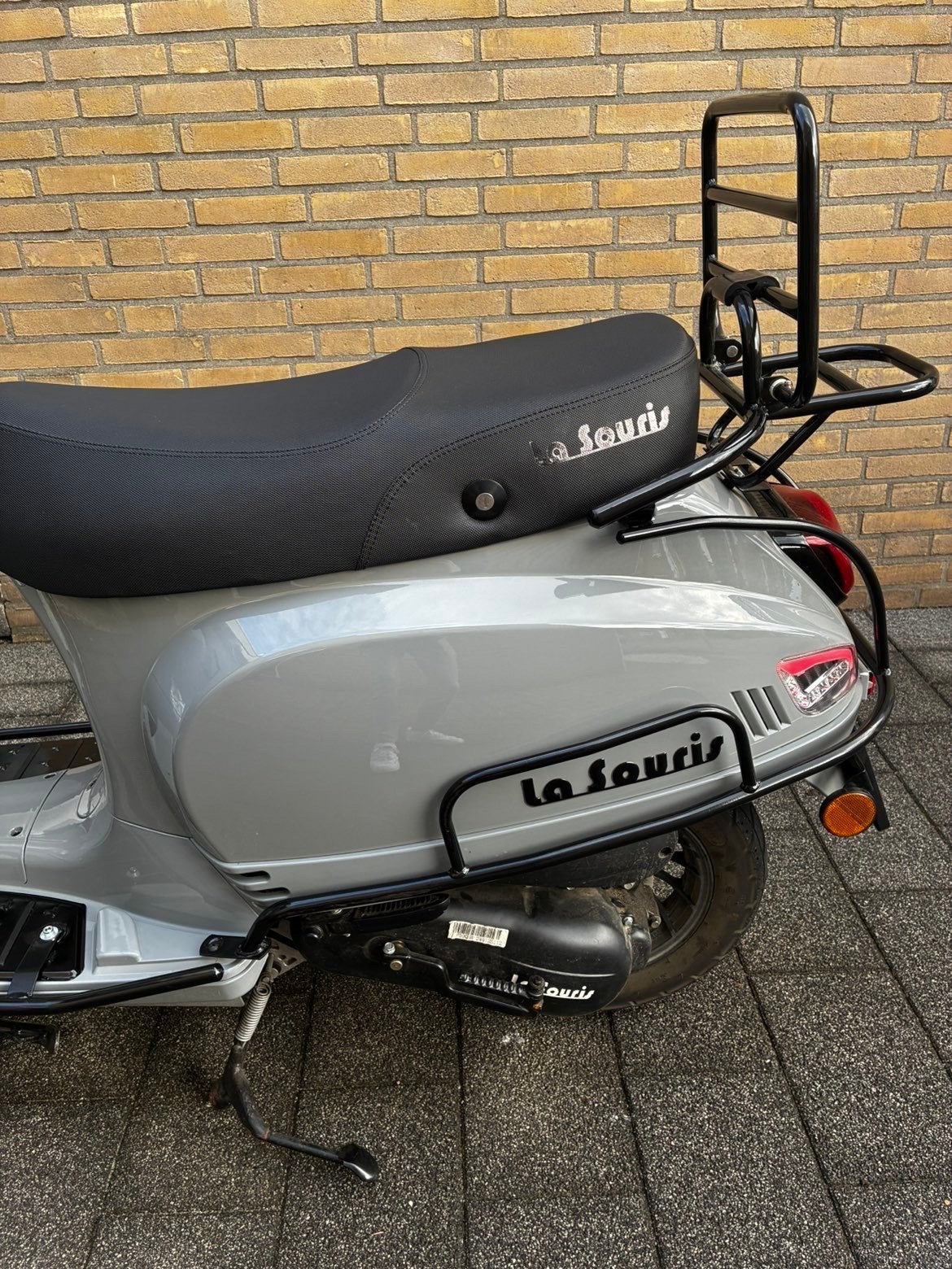 Nette scooter La souris met ART 4-slot en helm, Fietsen en Brommers, Gebruikt, Benzine, Ophalen, Overige merken