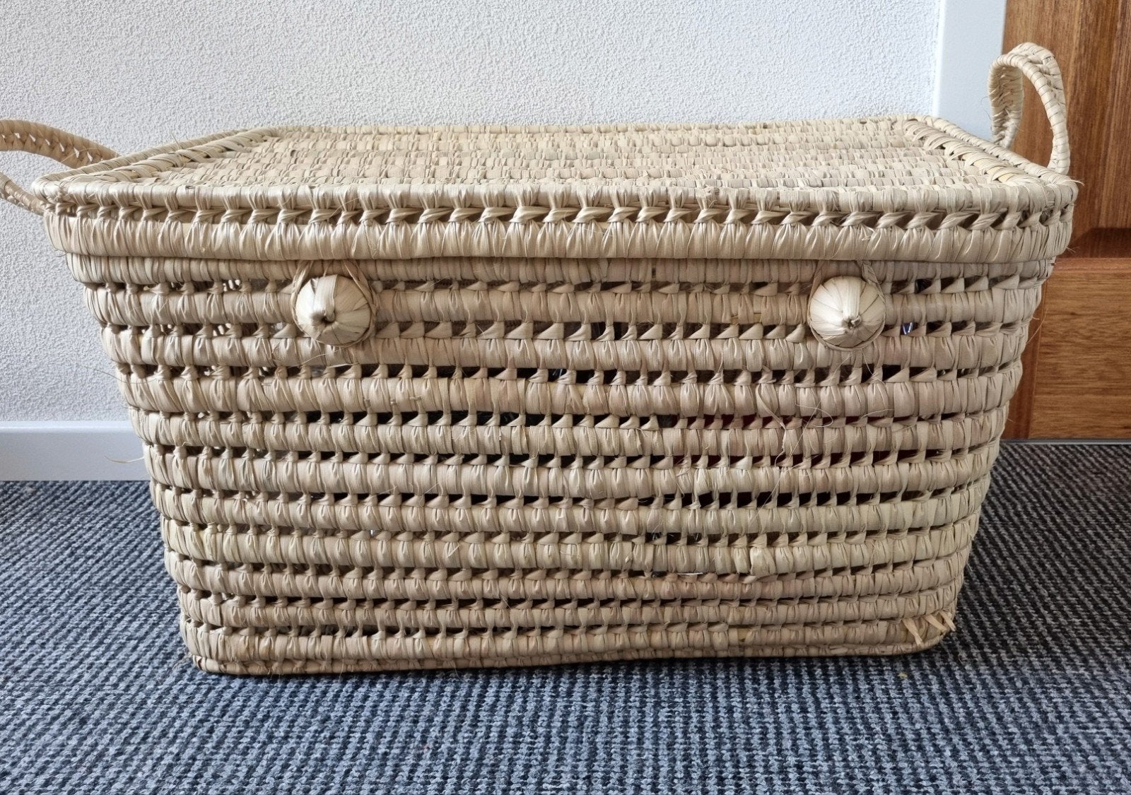 Gevlochten rieten opbergmand met deksel, Huis en Inrichting, Woonaccessoires | Kisten, Overige materialen, Minder dan 50 cm, Ophalen of Verzenden