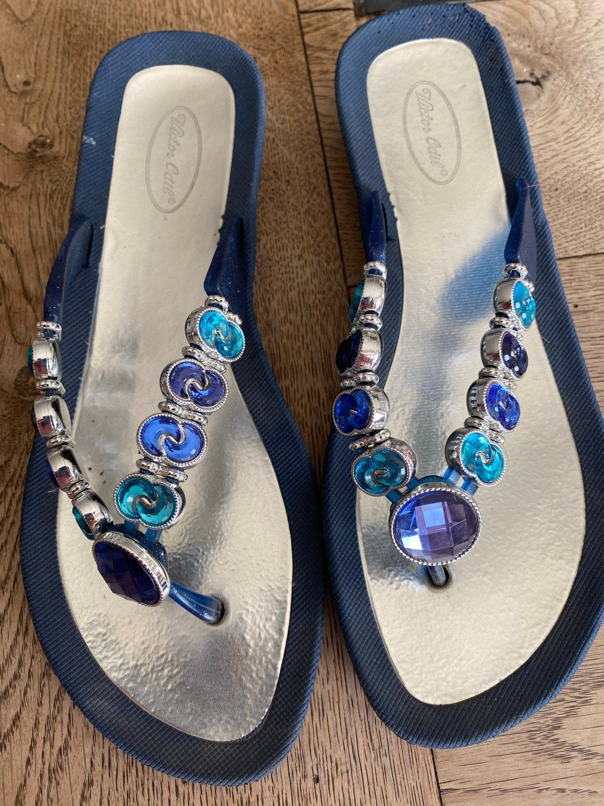 Blauwe slippers met kralen - Maat 38, Slippers, Blauw, Ophalen of Verzenden, Gedragen