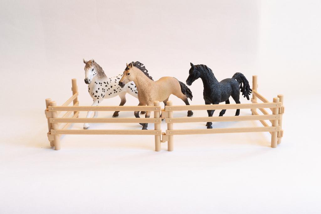 Schleich set: 3 paarden met hekken (paddock), Verzamelen, Speelgoed, Ophalen of Verzenden, Zo goed als nieuw