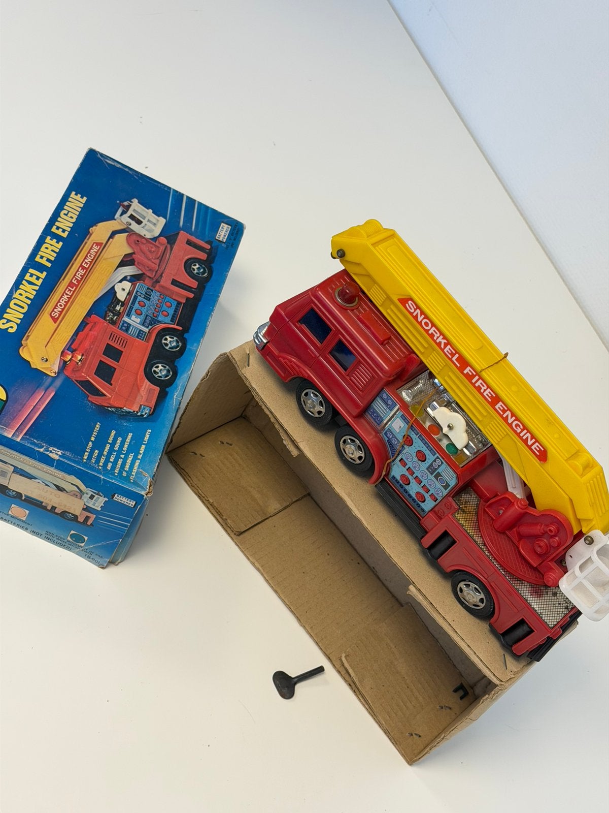 Rare Vintage Chi Hung Snorkel Fire Engine de brandweerauto, Verzamelen, P, P, P, Ophalen of Verzenden